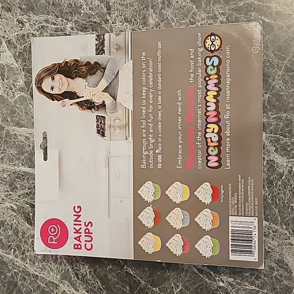 WILTON 72 Baking Cups With Cute Messages By Rosanna Pansino - Picture 3 of 3